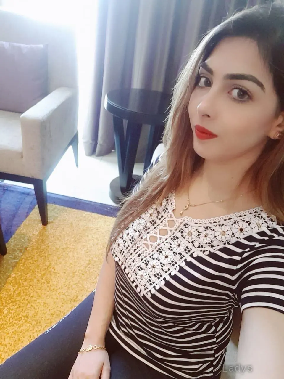 Suman Indian Girl, 22 years old Dubai escort girl with big tits, height 167 sm, Weight  kg