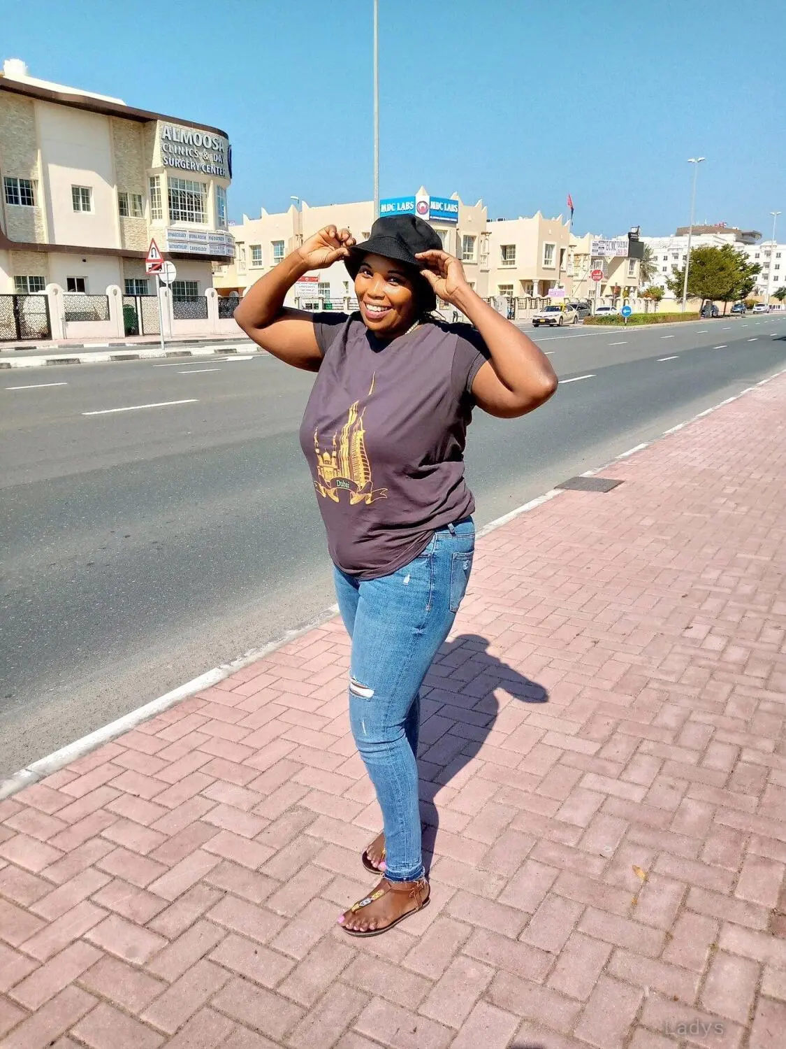 Tess, 30 years old Dubai escort girl with big tits, height 168 sm, Weight kg
