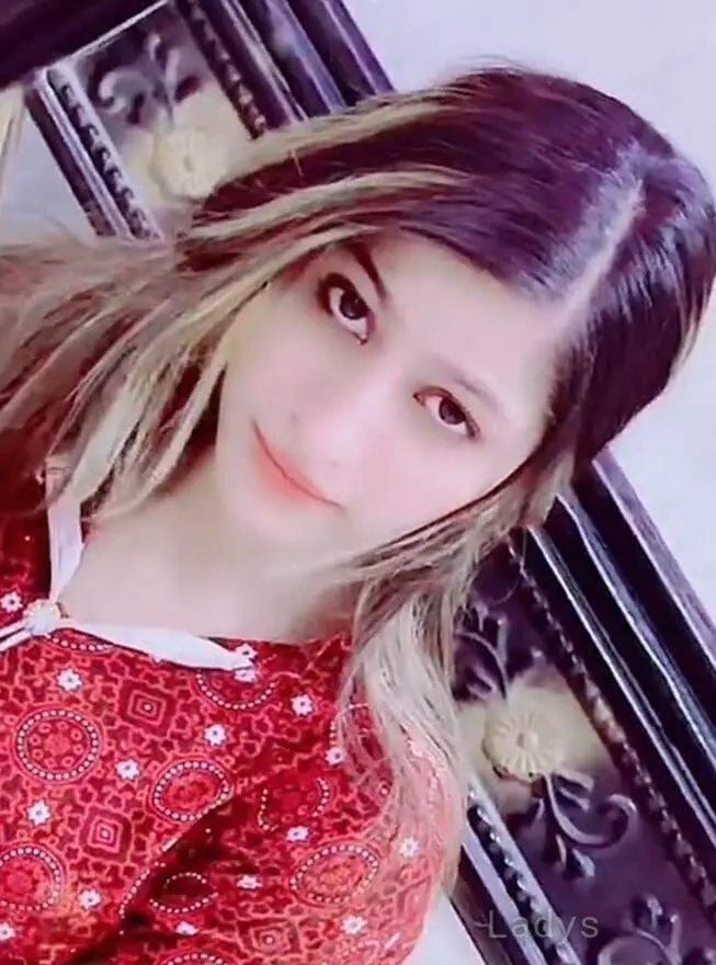Akansha, 20 years beautiful nude Dubai escorts girl, height 154 sm, Weight  kg