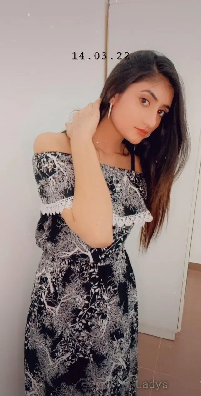 Aki, 23 years beautiful nude Dubai escorts girl, height 187 sm, Weight  kg