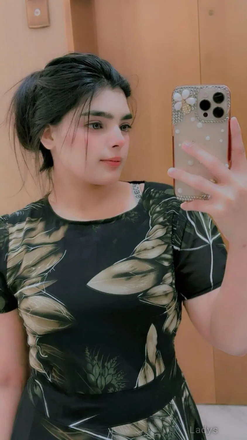 Annu, 23 years beautiful nude Dubai escorts girl, height 171 sm, Weight kg