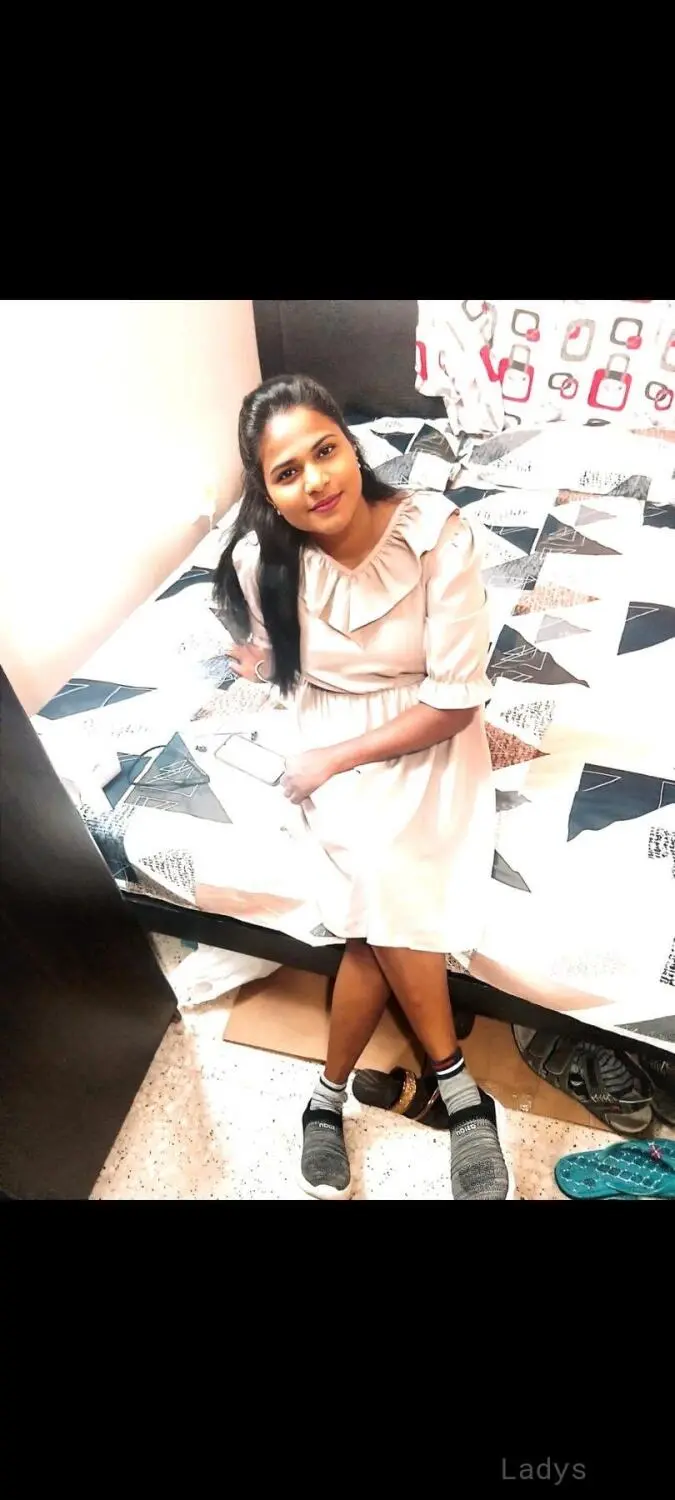 Anuja Shree, 25 years beautiful nude Dubai escorts girl, height 160 sm, Weight  kg