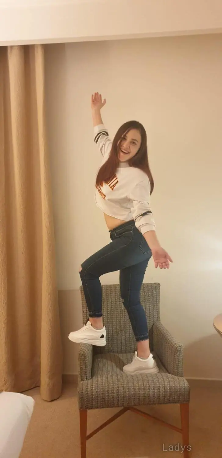 Bella, 23 years beautiful nude Dubai escorts girl, height 167 sm, Weight  kg