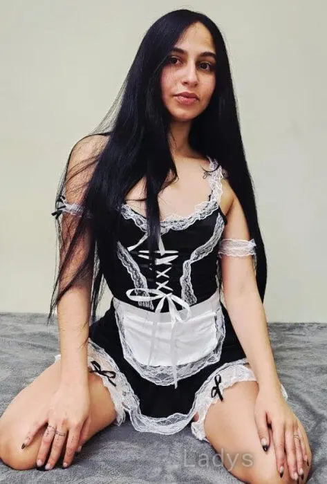 Day, 23 years beautiful nude Dubai escorts girl, height 165 sm, Weight 52 kg