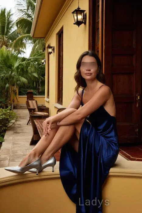Dream, 21 years beautiful nude Dubai escorts girl, height 170 sm, Weight 44 kg