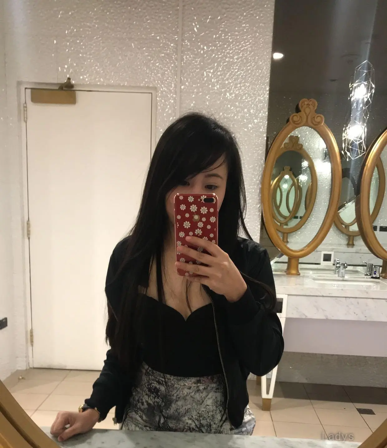 Emma, 26 years beautiful nude Dubai escorts girl, height 152 sm, Weight  kg