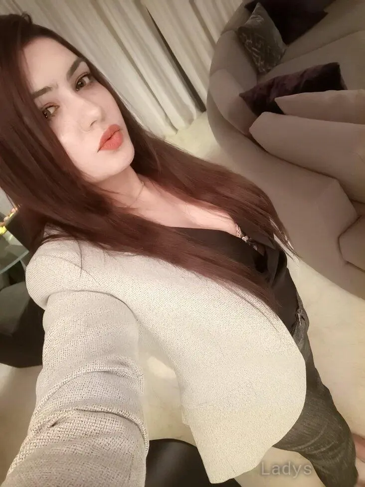 Erish, 22 years beautiful nude Dubai escorts girl, height 171 sm, Weight kg