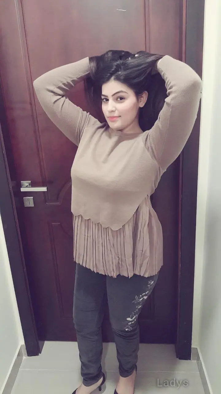 Harshita Kapoor, 24 years beautiful nude Dubai escorts girl, height 167 sm, Weight  kg