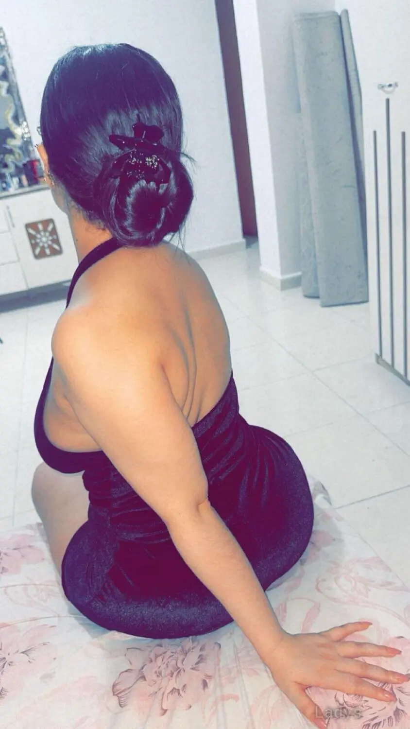 Heba, 21 years beautiful nude Dubai escorts girl, height 170 sm, Weight  kg