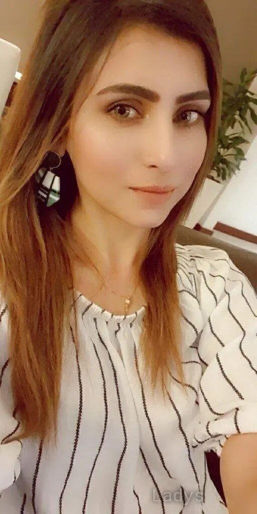Himaani, 22 years beautiful nude Dubai escorts girl, height 178 sm, Weight  kg