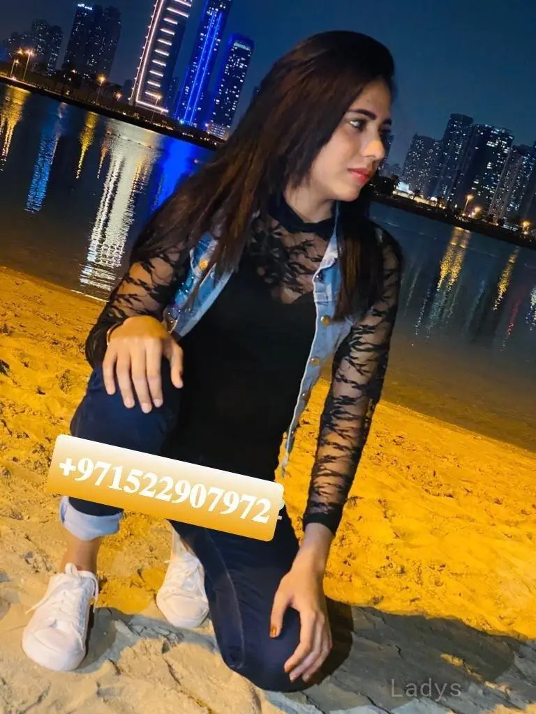 Isha Malhotra, 20 years beautiful nude Dubai escorts girl, height 171 sm, Weight  kg