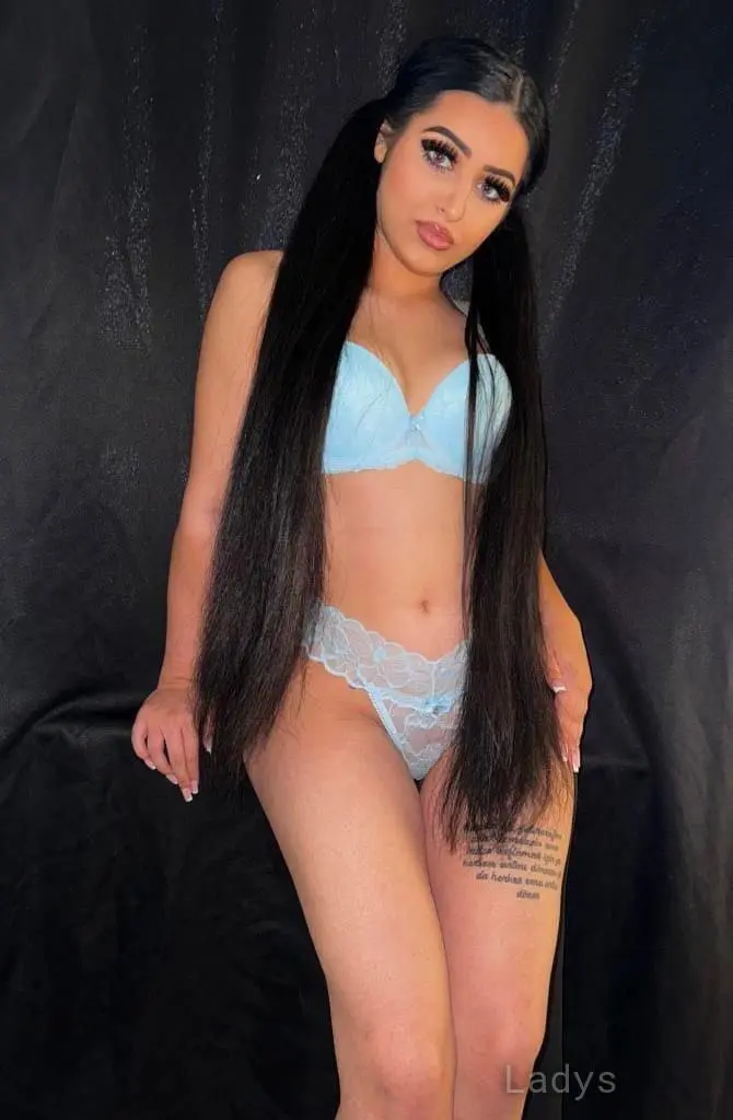 Jane, 18 years beautiful nude Dubai escorts girl, height 155 sm, Weight  kg