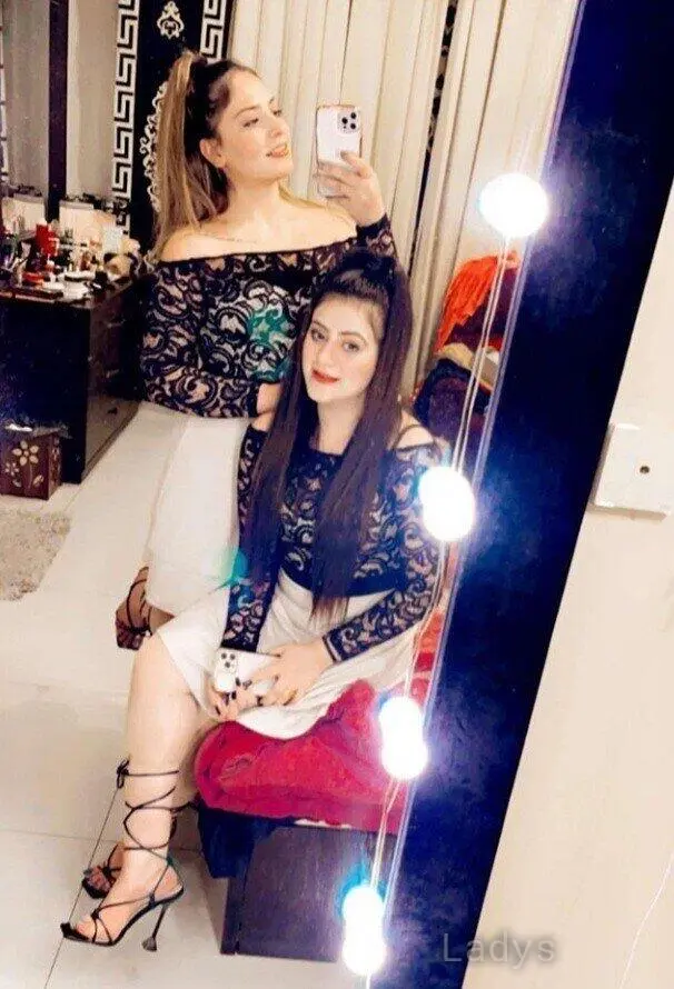 Katty, 22 years beautiful nude Dubai escorts girl, height 171 sm, Weight  kg