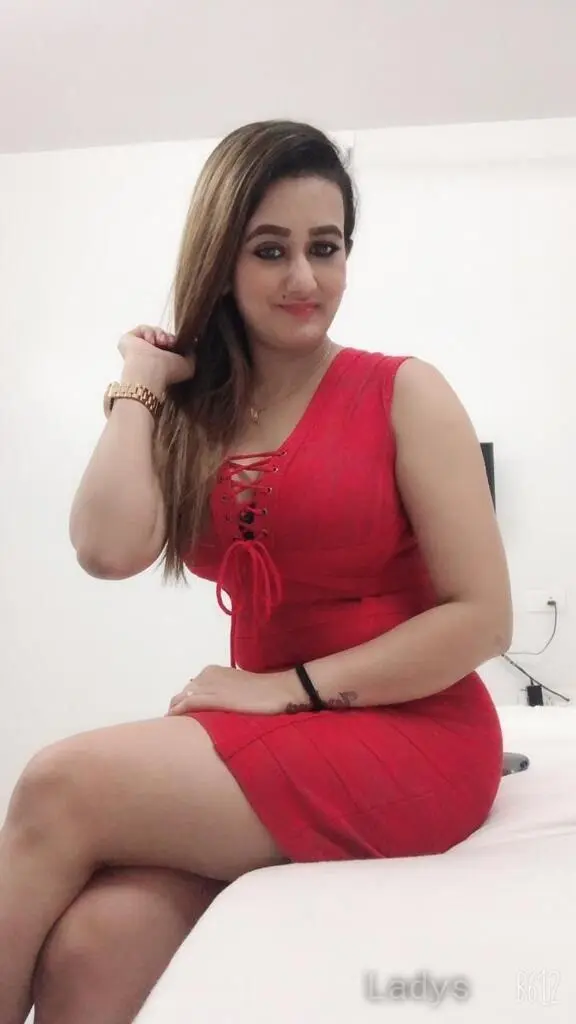 Kavita Indian Girl, 23 years beautiful nude Dubai escorts girl, height 167 sm, Weight kg