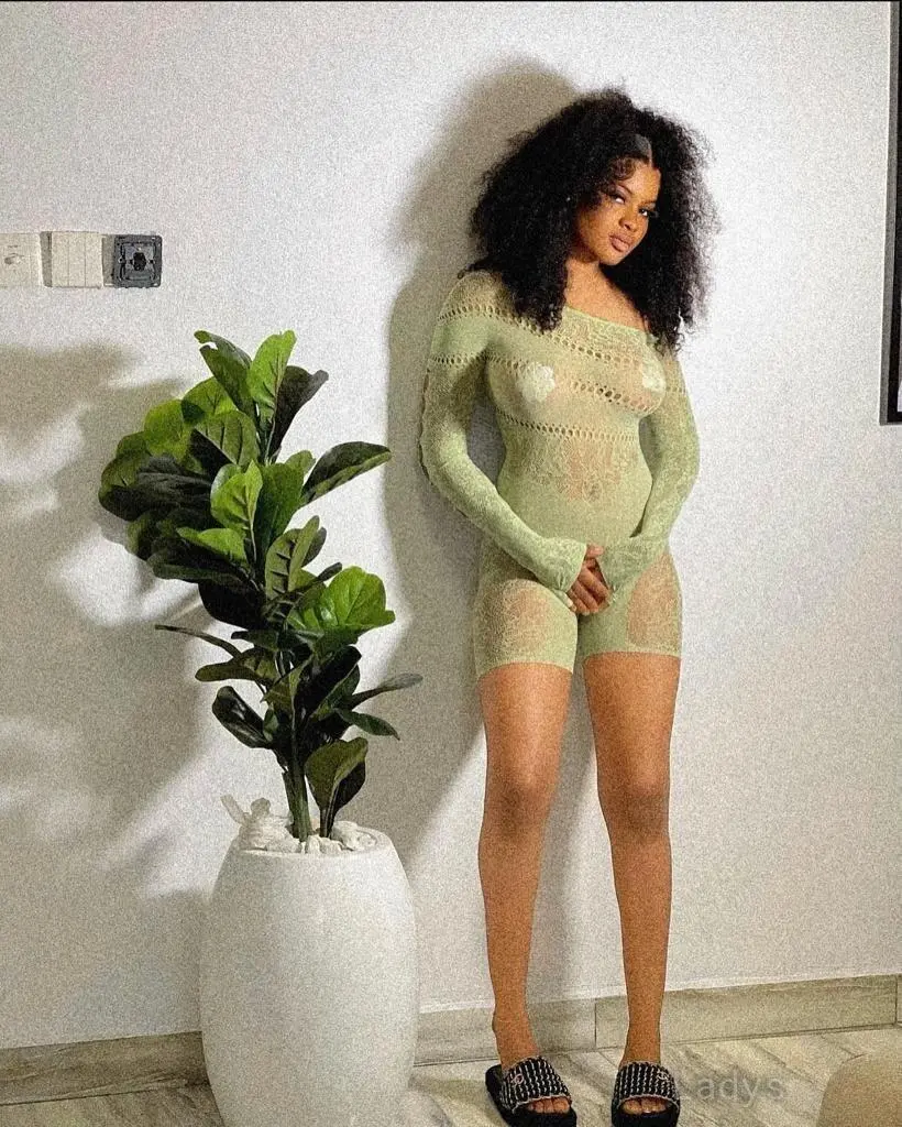 Kira, 24 years beautiful nude Dubai escorts girl, height sm, Weight kg