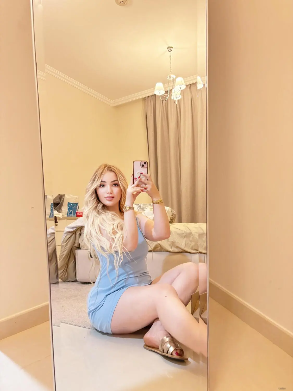 Lilly, 26 years beautiful nude Dubai escorts girl, height 165 sm, Weight 70 kg