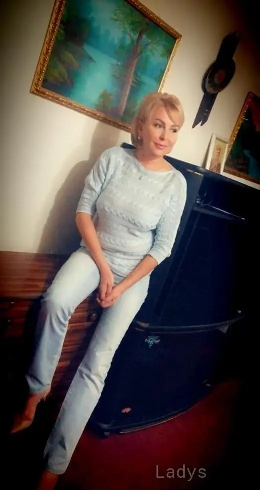 Lina, 45 years beautiful nude Dubai escorts girl, height 173 sm, Weight  kg