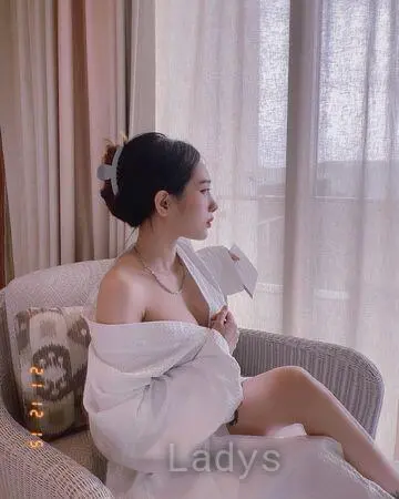 longlanh, 23 years beautiful nude Dubai escorts girl, height 166 sm, Weight 48 kg