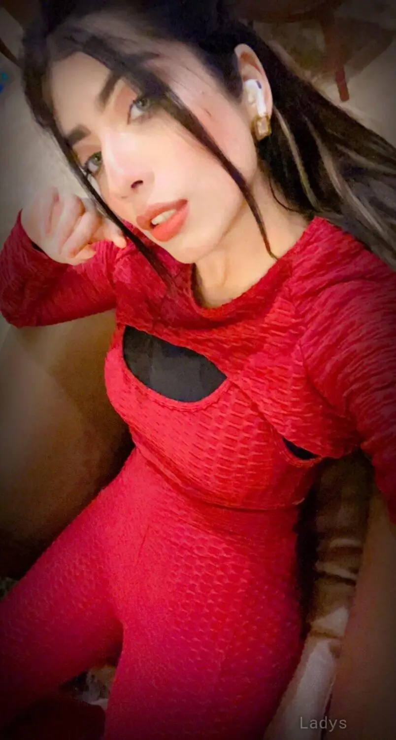 Lucy, 24 years beautiful nude Dubai escorts girl, height 170 sm, Weight  kg