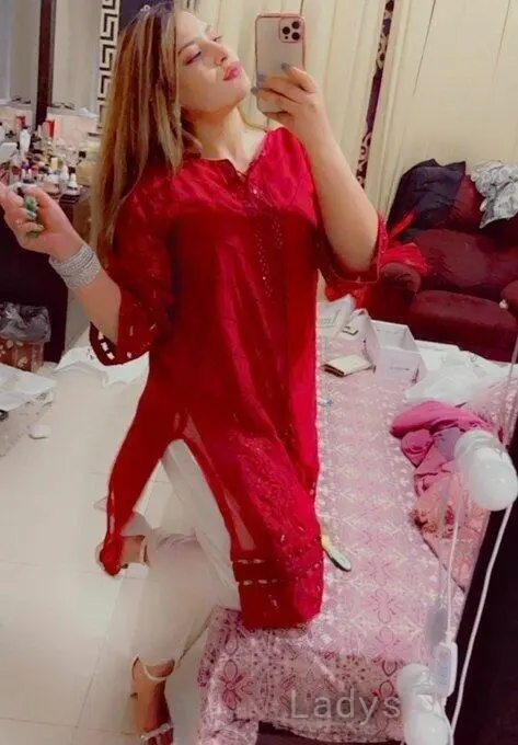 Maheen, years beautiful nude Dubai escorts girl, height sm, Weight kg