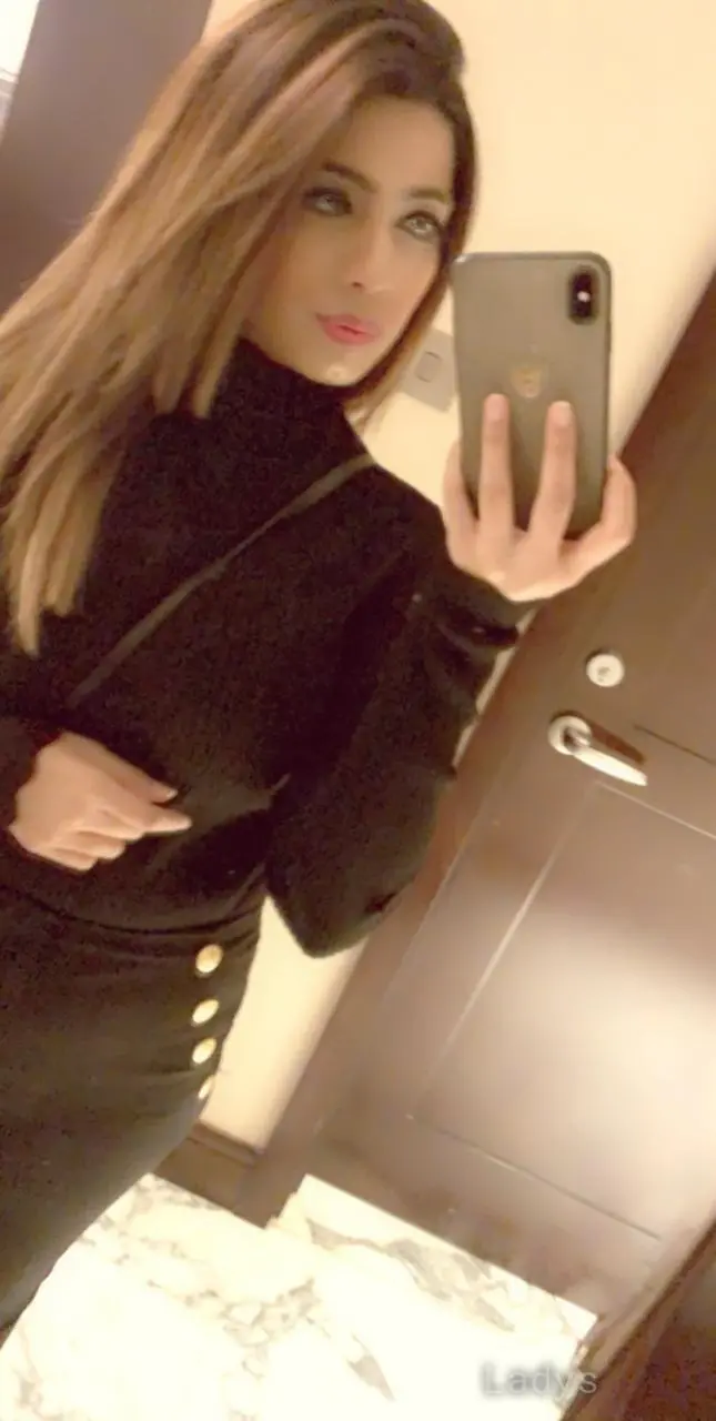Maina Uzi, 24 years beautiful nude Dubai escorts girl, height 180 sm, Weight kg