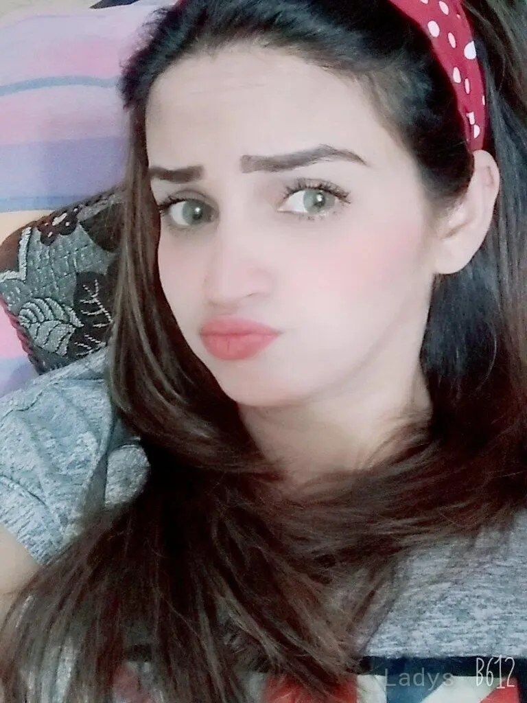 Mamta Indian Girl, 22 years beautiful nude Dubai escorts girl, height 167 sm, Weight  kg