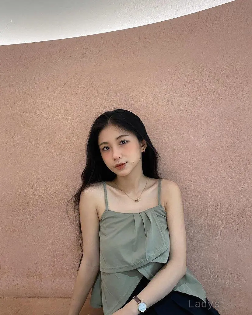 🦋Mia🦋_ A Young Girl, 22 years beautiful nude Dubai escorts girl, height 165 sm, Weight kg