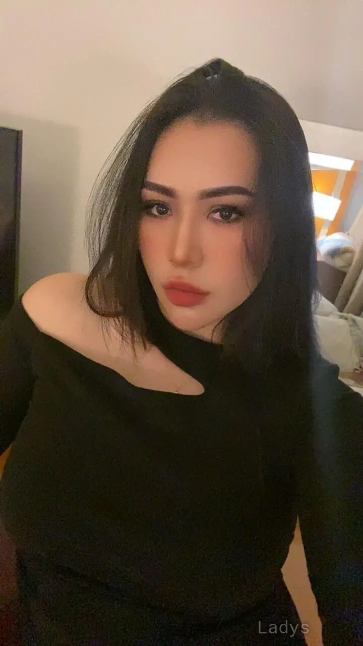 Milky, 25 years beautiful nude Dubai escorts girl, height 165 sm, Weight  kg