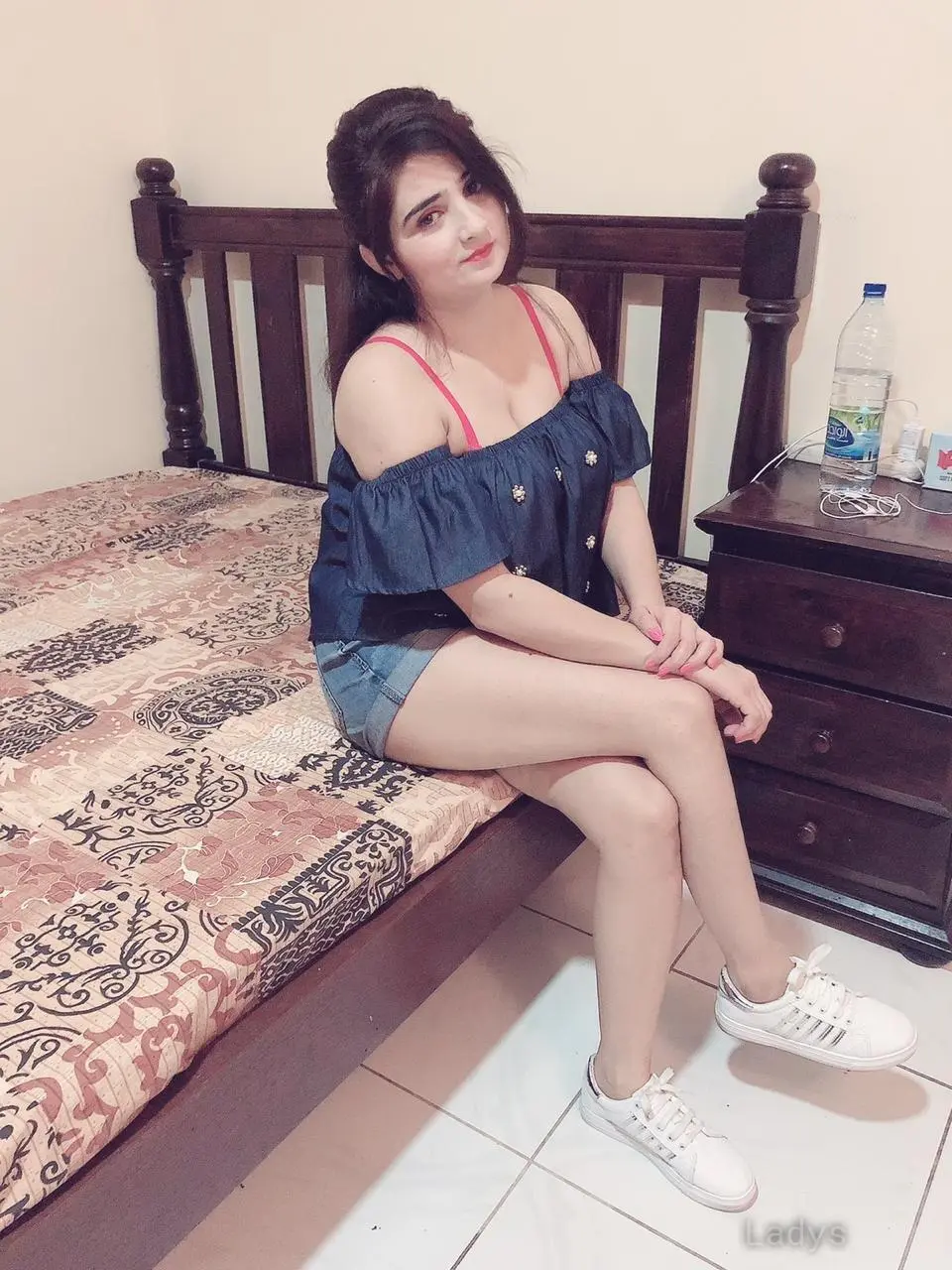 Molishka, 23 years beautiful nude Dubai escorts girl, height 166 sm, Weight kg