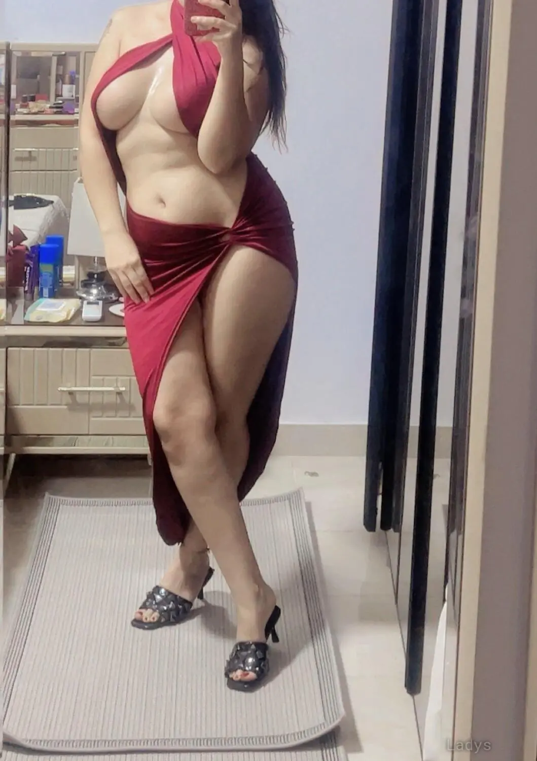 Mora, 28 years beautiful nude Dubai escorts girl, height 170 sm, Weight kg