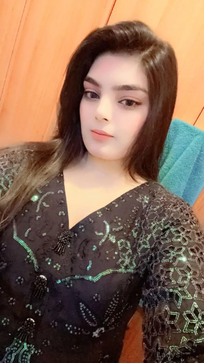 Naika, 22 years beautiful nude Dubai escorts girl, height 164 sm, Weight kg