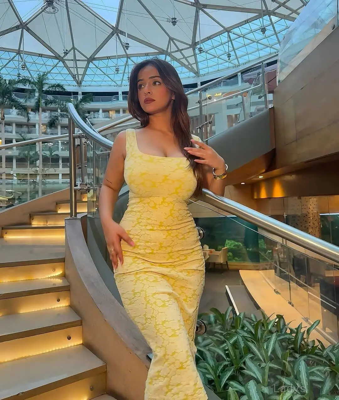 Neetu, 21 years beautiful nude Dubai escorts girl, height 168 sm, Weight kg