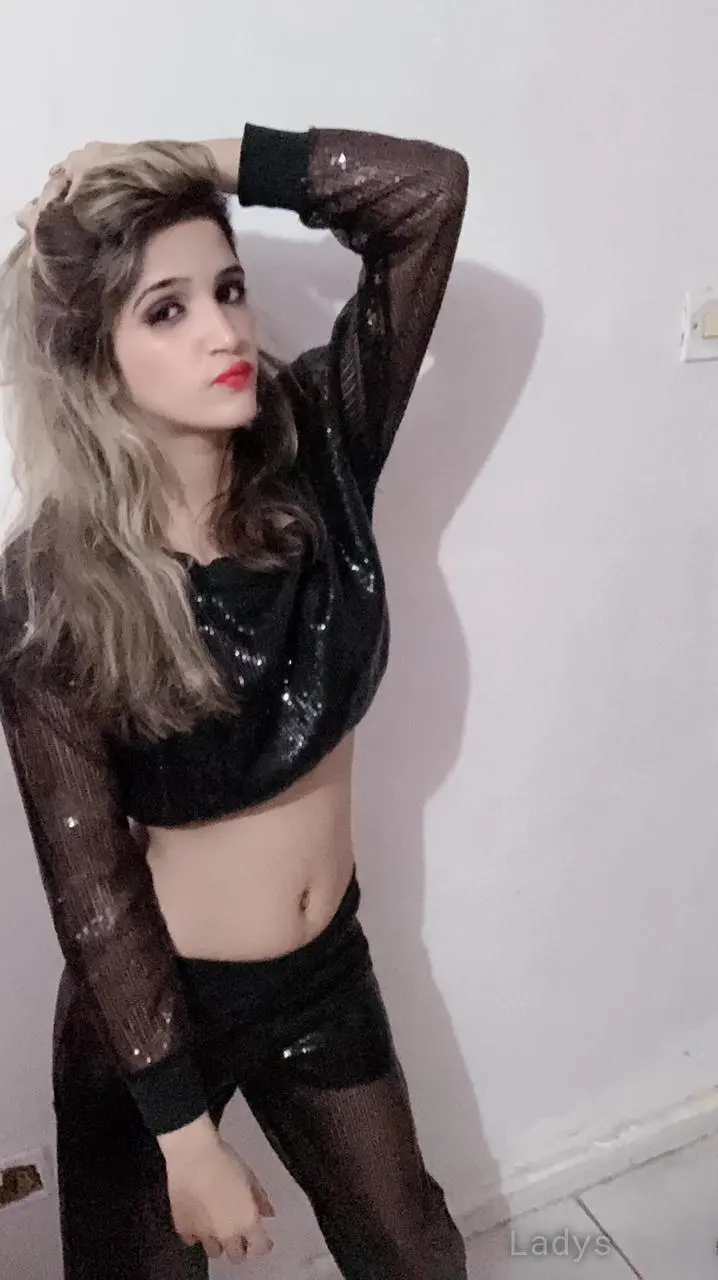 Niyonika, 23 years beautiful nude Dubai escorts girl, height 166 sm, Weight kg