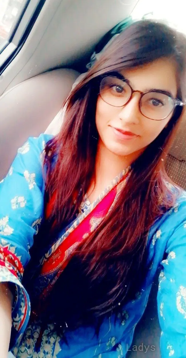 Noor, 21 years beautiful nude Dubai escorts girl, height 167 sm, Weight  kg