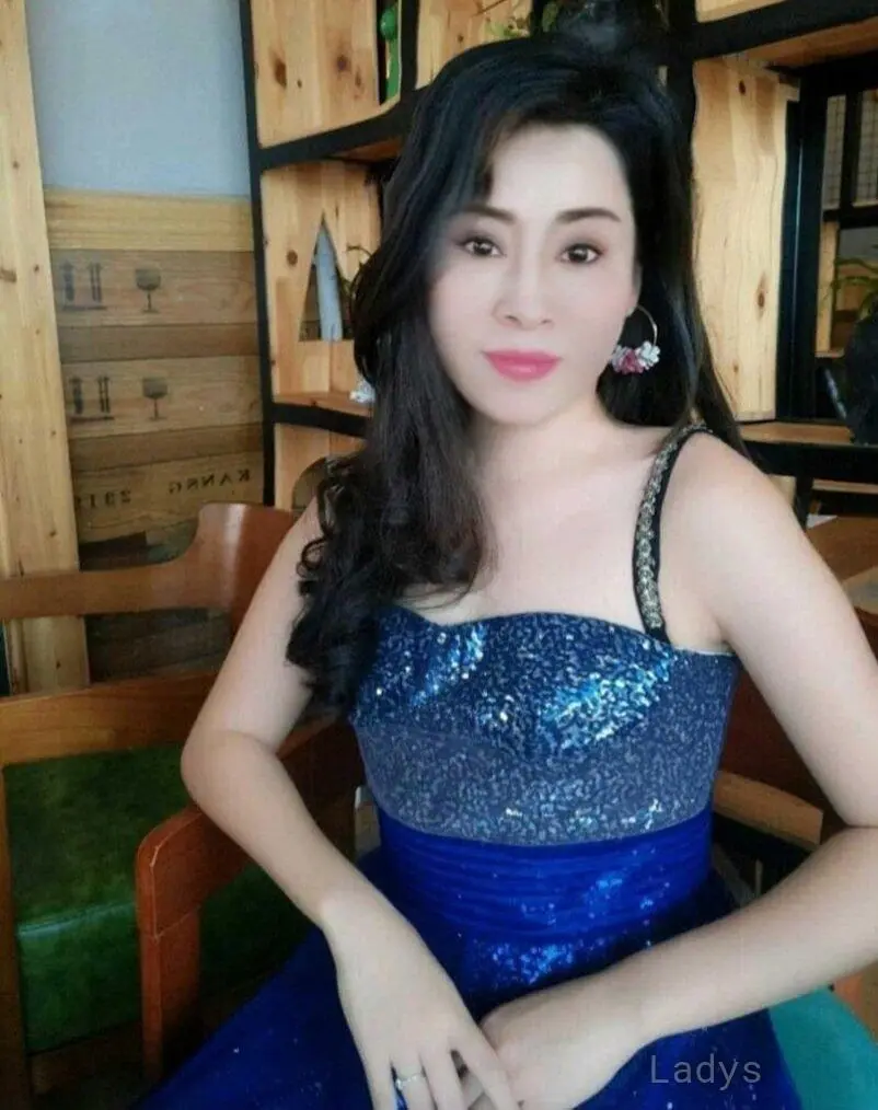 Nuru, 33 years beautiful nude Dubai escorts girl, height 163 sm, Weight kg
