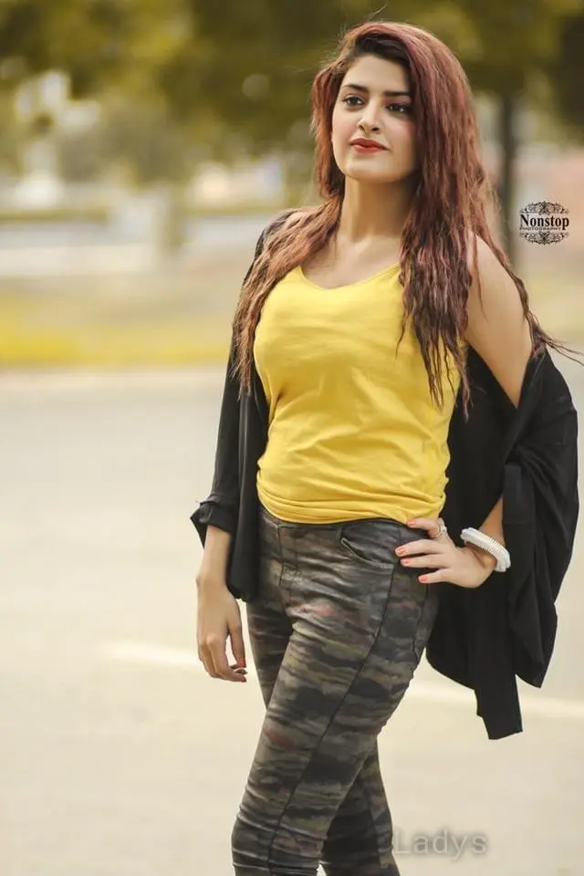 Rashmi, 22 years beautiful nude Dubai escorts girl, height 166 sm, Weight  kg