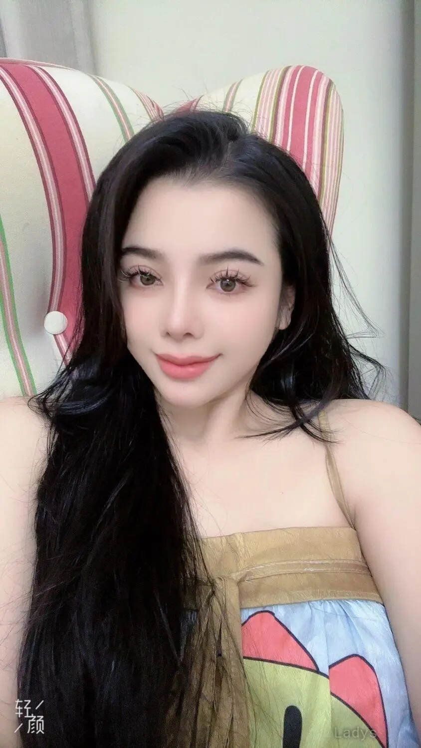 Rose, 24 years beautiful nude Dubai escorts girl, height 165 sm, Weight  kg