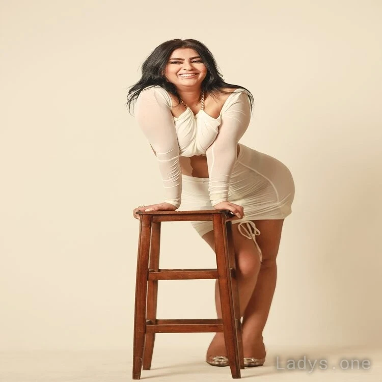 Samar, 23 years beautiful nude Dubai escorts girl, height 171 sm, Weight 60 kg