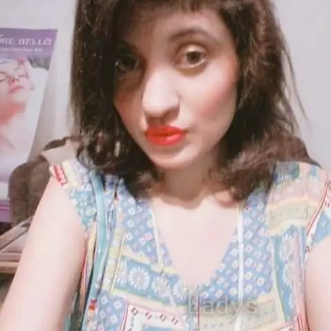 Sapna Busty Girl, 22 years beautiful nude Dubai escorts girl, height 166 sm, Weight  kg