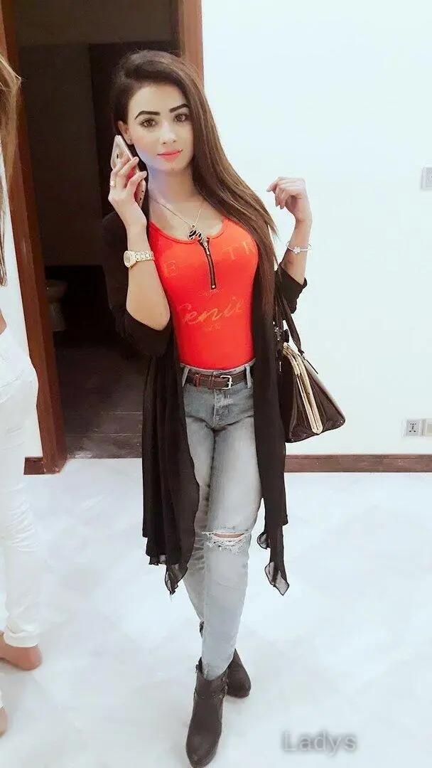 Sapna Horny Girl, 21 years beautiful nude Dubai escorts girl, height 166 sm, Weight kg