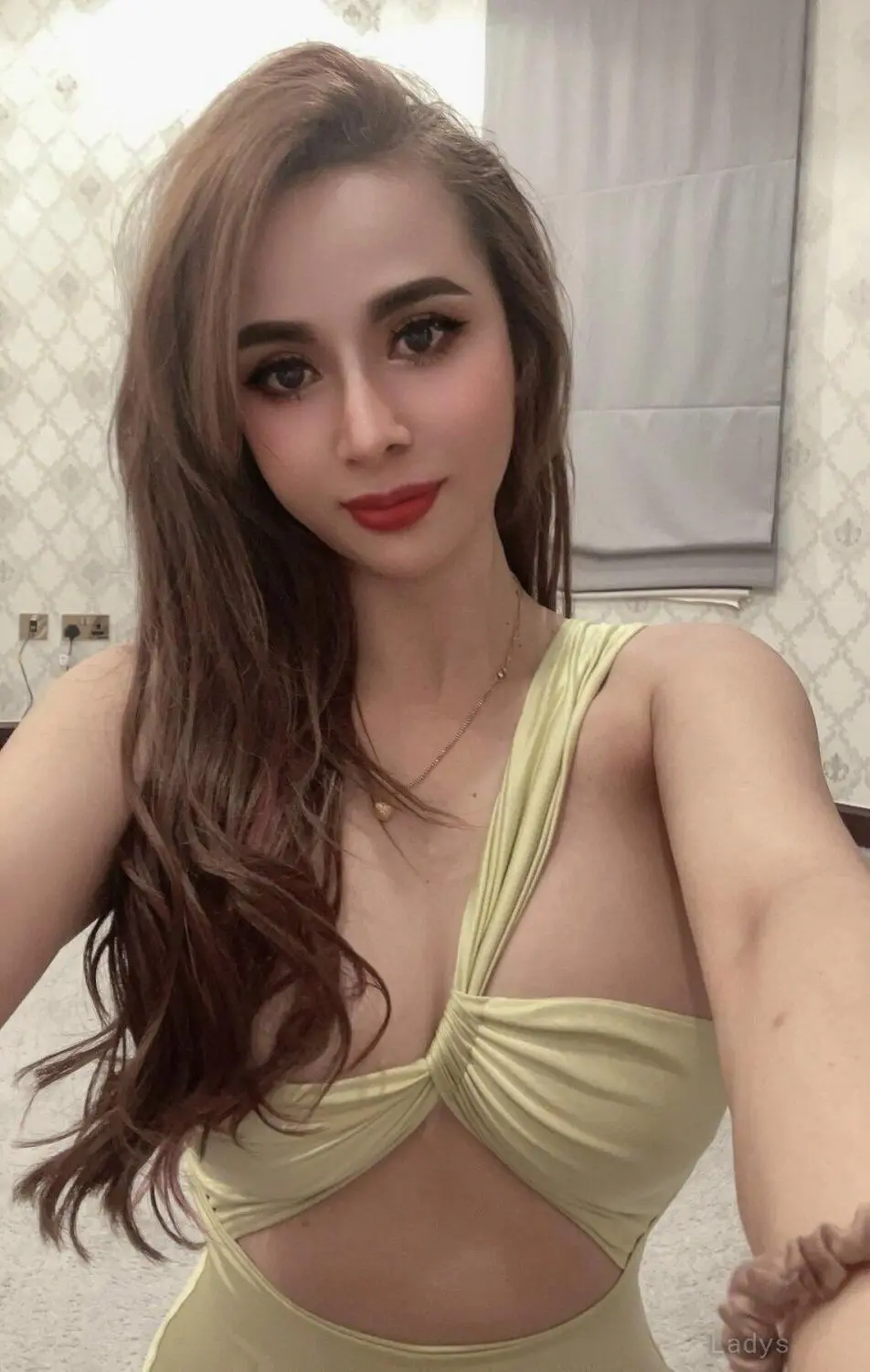 Sara high class - Top services23, 25 years beautiful nude Dubai escorts girl, height 162 sm, Weight kg