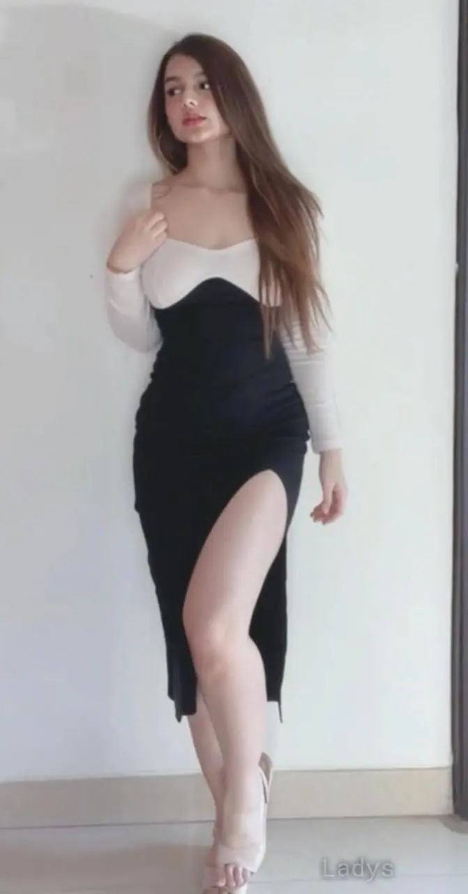 Sasha Bang Ji, 28 years beautiful nude Dubai escorts girl, height 175 sm, Weight  kg