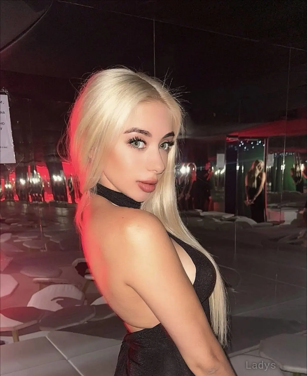 Sintia, 18 years beautiful nude Dubai escorts girl, height 172 sm, Weight kg