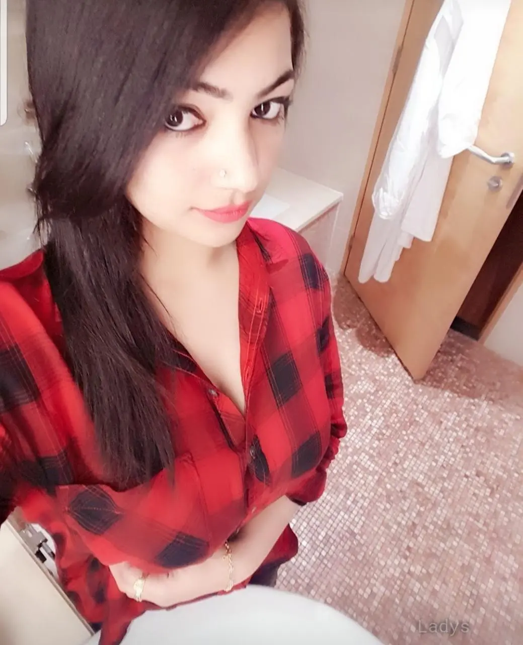 Suhani, 23 years beautiful nude Dubai escorts girl, height 167 sm, Weight kg