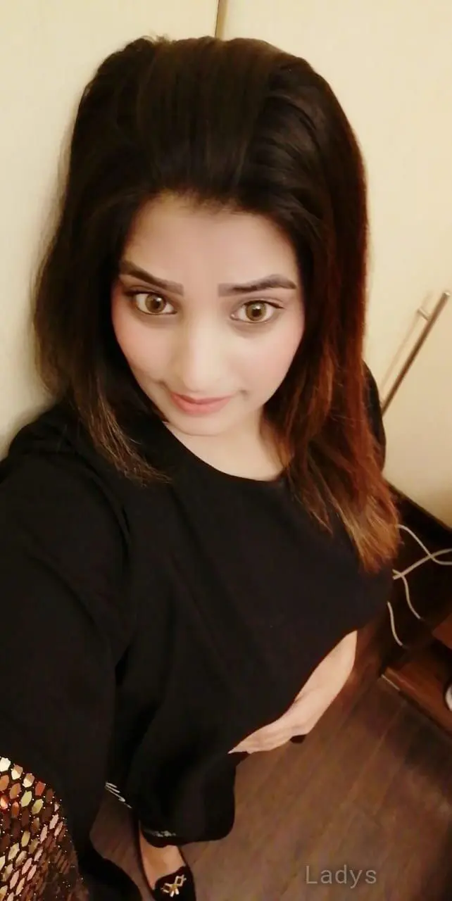 Sunaina, 24 years beautiful nude Dubai escorts girl, height 167 sm, Weight  kg