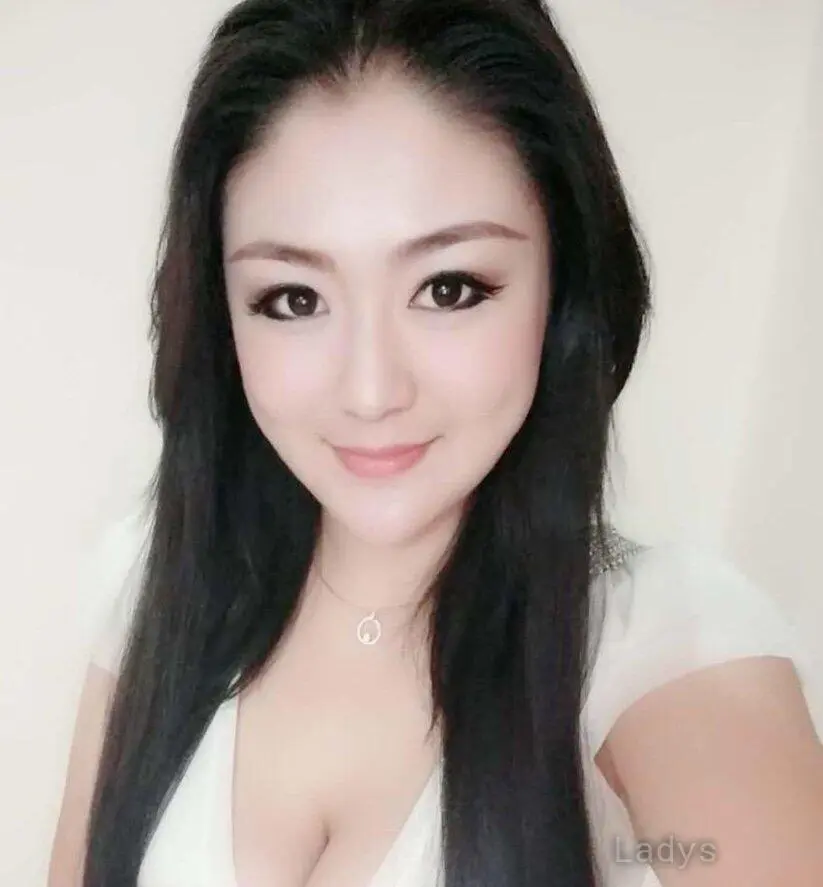 Timea, 22 years beautiful nude Dubai escorts girl, height 163 sm, Weight  kg