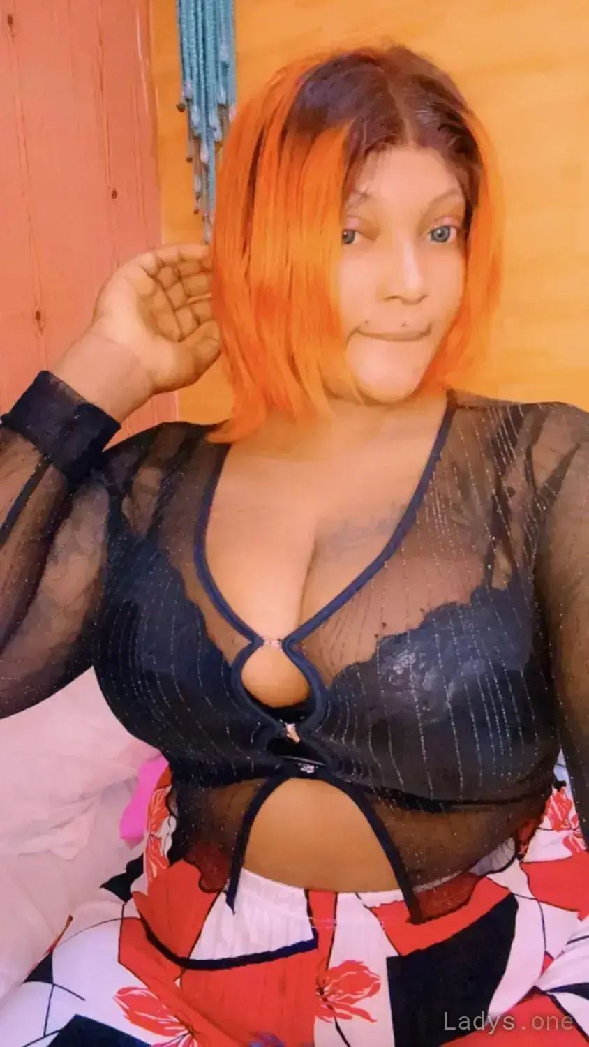 Toyin, 25 years beautiful nude Dubai escorts girl, height 184 sm, Weight  kg