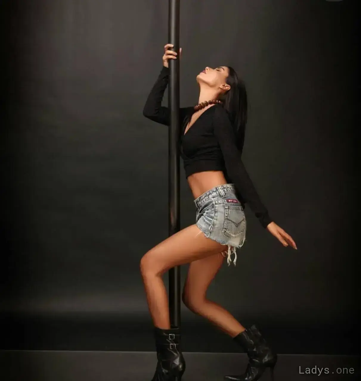 Yasmin, 23 years beautiful nude Dubai escorts girl, height 167 sm, Weight  kg