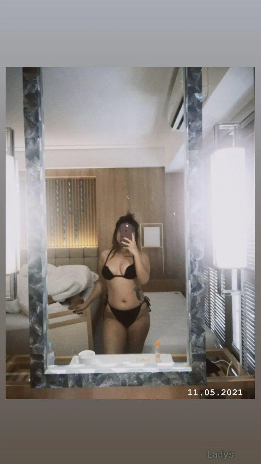 Mia, 23 years sexy toples Dubai scorts girl, height 150 sm, Weight  kg