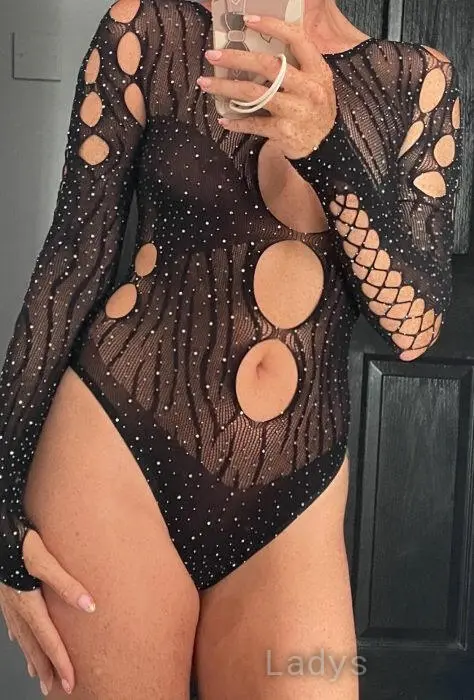 Cara, 39 years old Dublin escort girl with big tits, height 157 sm, Weight 52 kg
